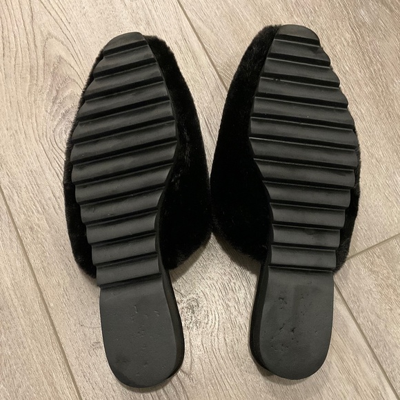 ROAM Cloud Mule Black Faux Fur Size 8 LIKE NEW - Picture 4 of 6